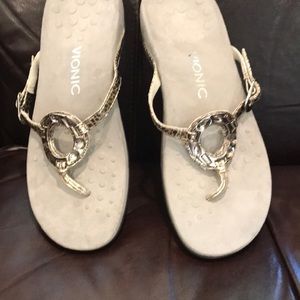 Vionic  sandals